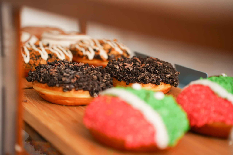 Eating Edinburgh: Old Town Food & Drinks Tour