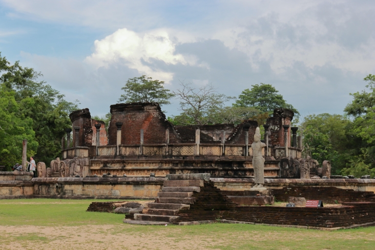 Desde Colombo: Excursión de 2 días al Triángulo Cultural con Sigiriya