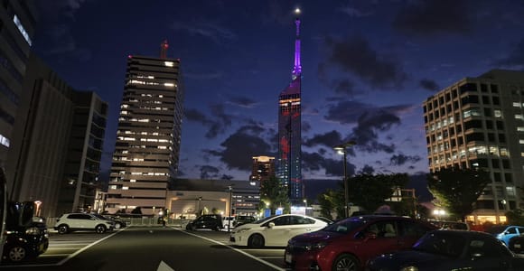 Fukuoka: Private Nightlife and Hidden Gems Tour mit einem Einheimischen