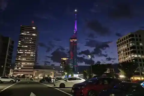 Fukuoka: Private Nightlife and Hidden Gems Tour with a Local