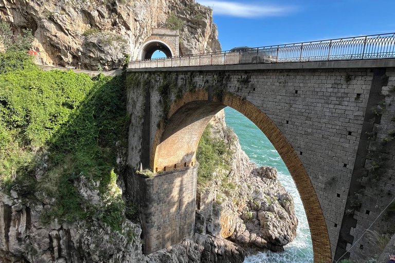 Desde Positano: Excursión de medio día a Amalfi en coche panorámico