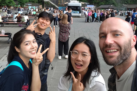 Private Tour Guide Service with Commentary in Zhangjiajie Private Guide (Spanish) – Per Day