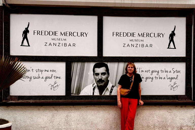 Zanzibar: Rundtur i Stone Town och mangrovekajakpaddling.Denna tur inkluderar transfer till och från hotellet.