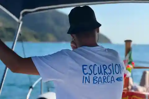 2-hour boat tour in Agropoli