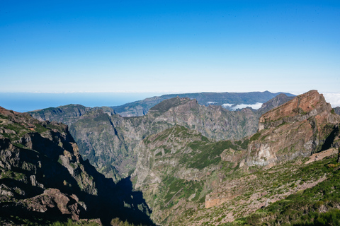 Madeira: Excursão de meio dia em jipe pelo Pico ArieiroMadeira: excursão de jipe Pico Arieiro de meio dia