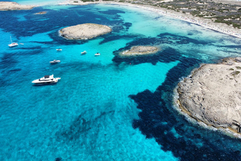 Ibiza: Crociera in barca a Formentera con pagaia, snorkeling e pranzoIbiza: Crociera in barca a Formentera con snorkeling e pranzo