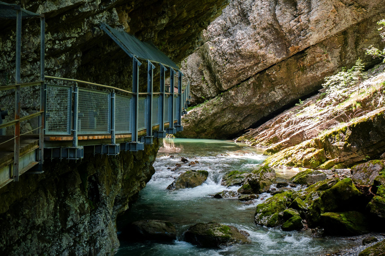 Alpine Escape: Partnach Gorge, Lake Eibsee and Zugspitze in French Classic Option: Partnach, Garmisch, and Lake Eibsee