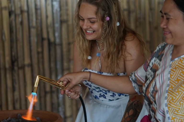 Sukawati: Clase "Haz tu propia joya" Taller de plataSukawati: Haz tu propia joya Taller de plata