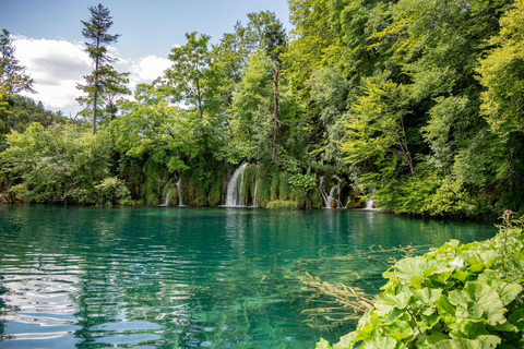 Zagreb to Rovinj: Private Transfer with Plitvice Lakes Visit