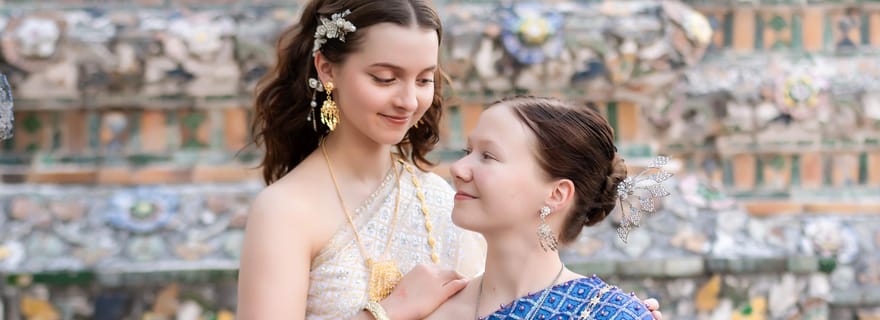 Photographie professionnelle de costumes thaïlandais à Wat Arun, Bangkok