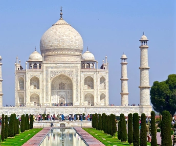 From Pune:Taj Mahal Day Trip to From Pune with Return Flight