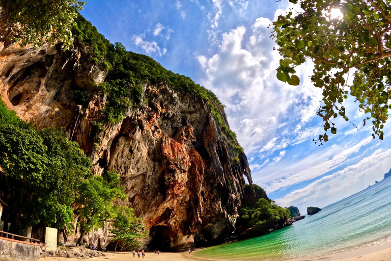 Krabi: Passeio de mergulho com snorkel em 4 ilhas em um barco de cauda longa