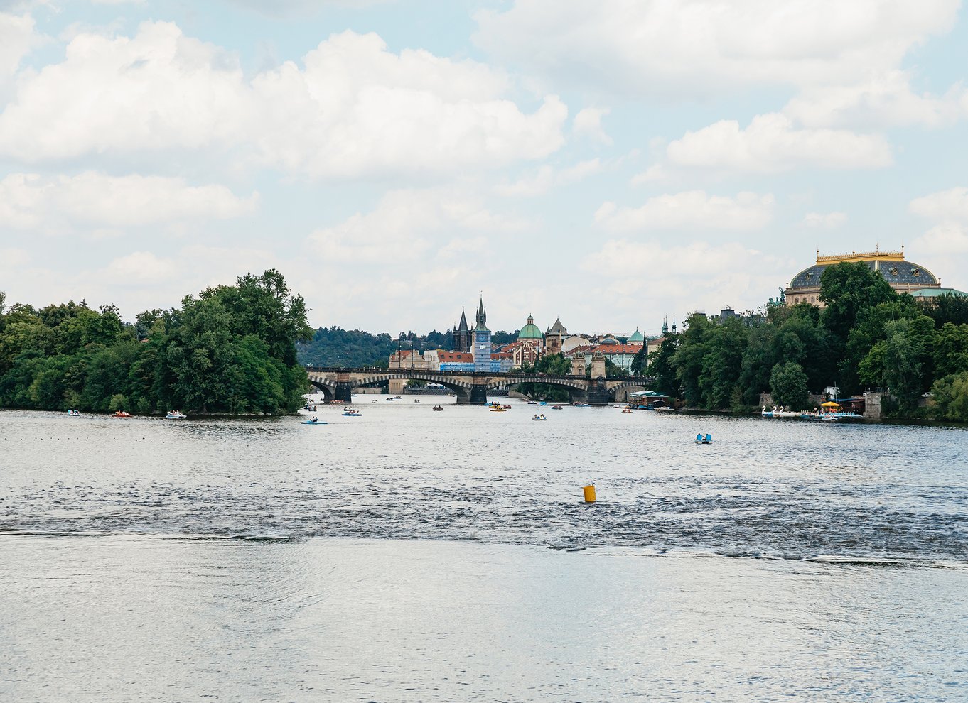 Prag: Frokostkrydstogt på Moldau i en åben glasbåd