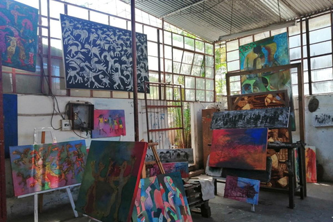 Art and Flavor in Maputo: Núcleo de Arte, Sculptures and Interaction with Artists Art and Flavor in Maputo: Art Center, Sculptures, and Interaction with Artists