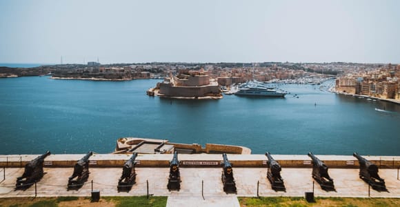 3 Cities: Private Insider Walking Tour with Licensed Guide