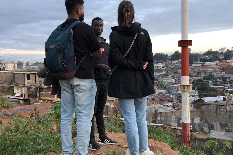 livlig stadsvandring i nairobi