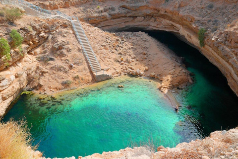 Muscat: Wadi Shab Shared Tour with Lunch