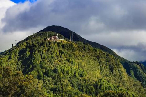 BOGOTA: Magiczny spacer do punktu widokowego Monserrate, przebaczenie grzechów