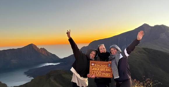 Mount Rinjani 1-Day Sunrise Trek to Senaru Crater Rim