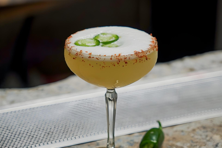 Mix Cocktails & Hidden Bar Scavenger Hunt In Chinatown