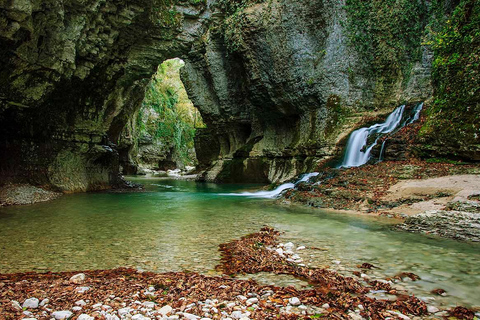 Canyon en Grottentocht vanuit Batumi(Martvili,Okatse,Prometheus)