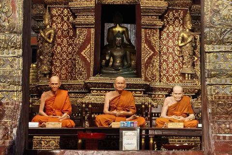 Chiang Mai: Old City Walking Tour with Temples & History Small Group Without Entry Fees