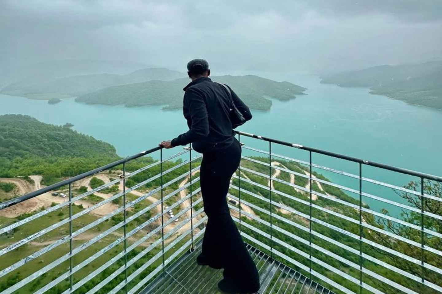 从地拉那出发：波维拉湖、峡谷与甘帝山徒步探险