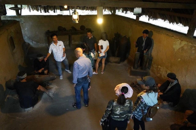 Verken de Cu Chi Tunnels tijdens een halfdaagse tour door Saigon