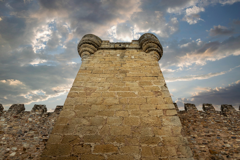 Cáceres Monumental Tour: Your First Introduction to Cáceres Monuments of Cáceres Tour: Your First Glimpse of Cáceres in English