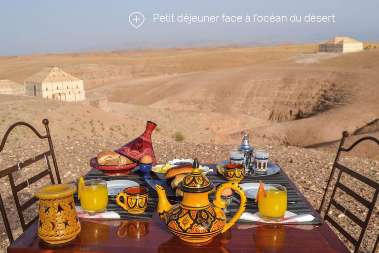 Marrakech: Tour in quad nel deserto di Agafay con cena e spettacolo