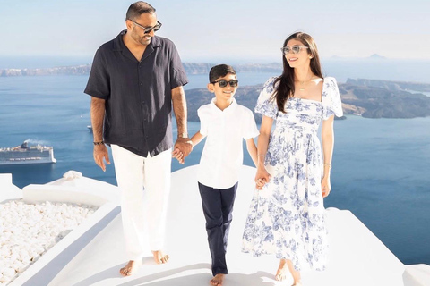 The Art of Santorini Light in Oia by Rey 1 HOUR FAMILY OIA