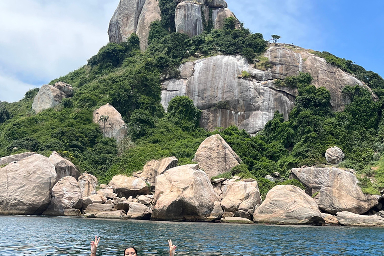 Rio de Janeiro: Carnival Block & Boat Tour with Pickup