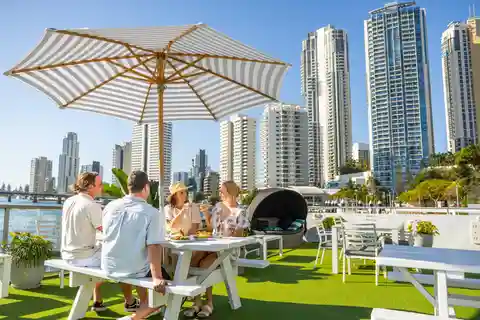 Gold Coast: Sightseeing Cruise with Buffet Lunch