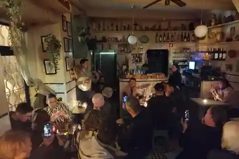 Private night tour, authentic Fado show & Portuguese dinner