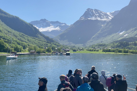 Ålesund-Geiranger-Ålesund Fjord Tour (2 hours in Geiranger)
