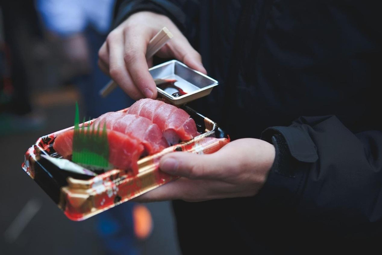 Tokyo: Tsukiji Fish Market Tour, TeamLab Planets & Subway 9:00 AM Tsukiji Tour & TeamLab Entry (12:30-16:00)