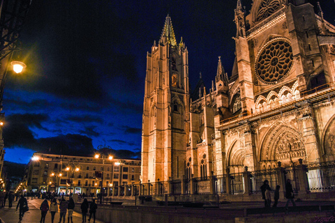 León: Mysteries and Legends Night Tour León: Night Tour of Mysteries and Legends