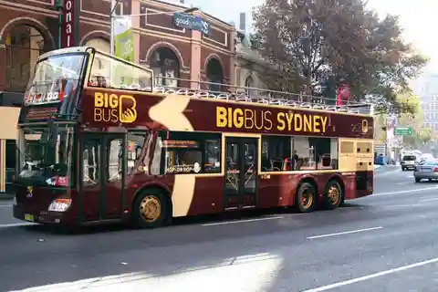 4-Day Tour with Hop-on Hop-off Bus & City Pass Combo
