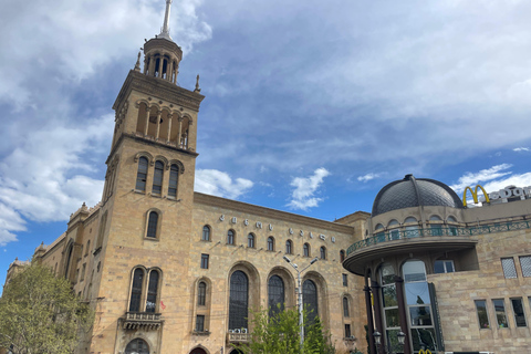 Tbilisi: Tbilisi sovietica - Dalla propaganda all'esecuzioneTbilisi: la Tbilisi sovietica - Dalla propaganda alla realizzazione