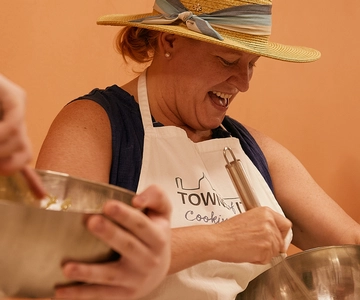 Florence: Local Food Market Tour & Cooking Class with Wine