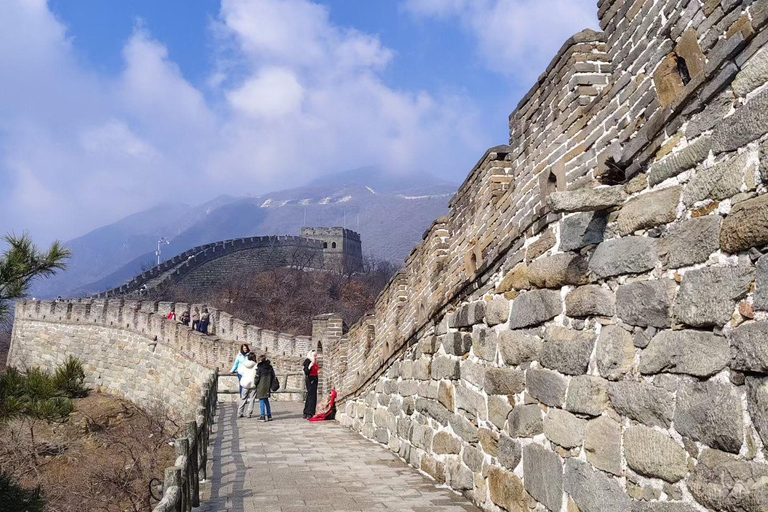 Beijing: From Jiankou to Mutianyu Great Wall Hiking Tour Beijing Downtown Pick up with English Guide