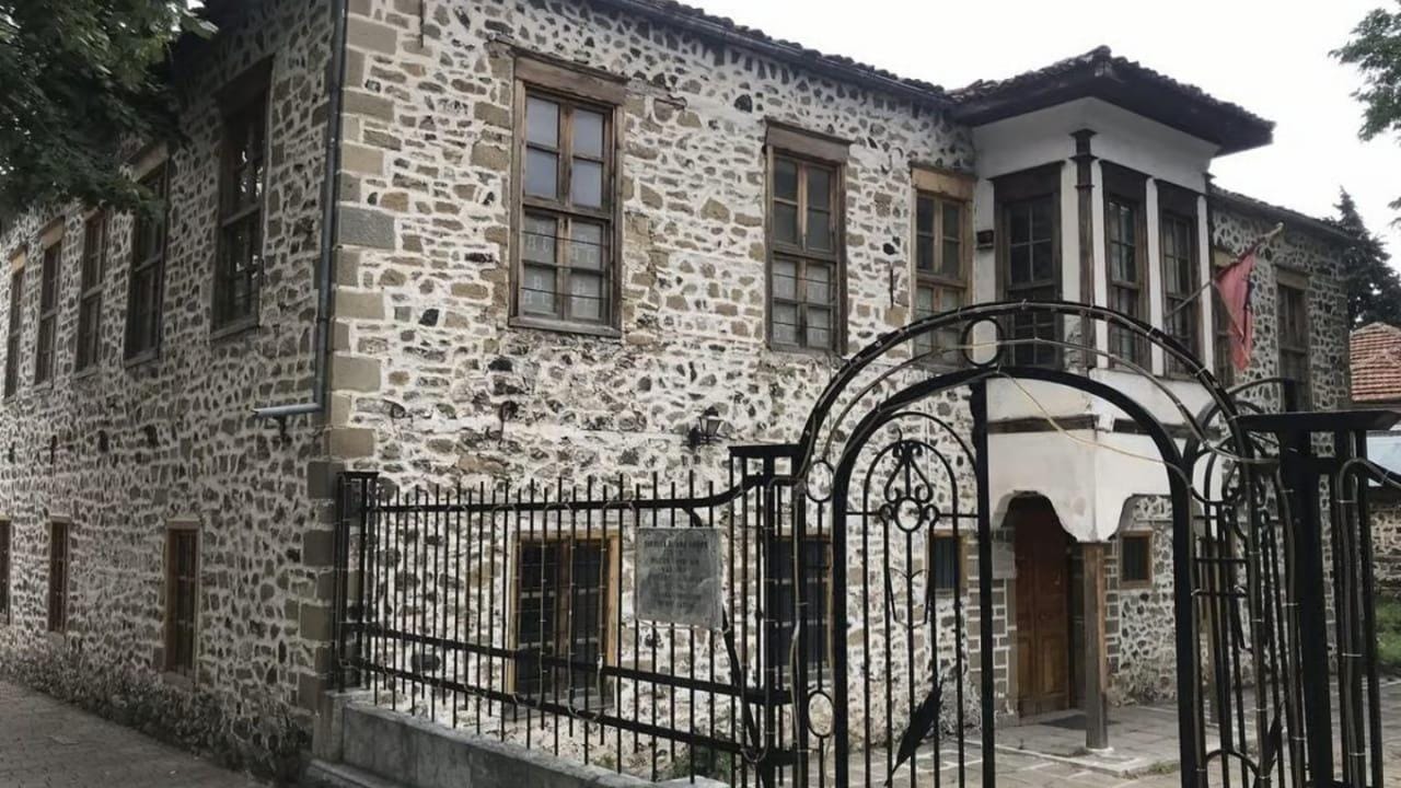 Ab Tirana/Durrës: Tour nach Pogradec, Tushemisht und Korça