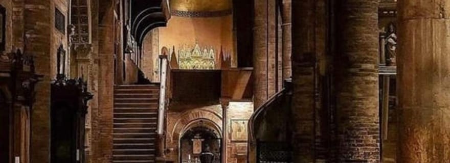 Visite guidée de la cathédrale de Modène : un film de pierre