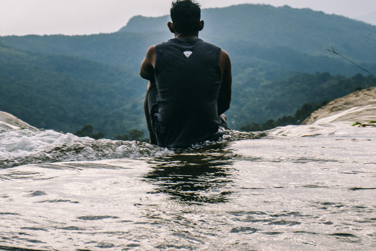 Vanuit Galle/Mirissa/Weligama: Prive jacht op watervallen naar Ella