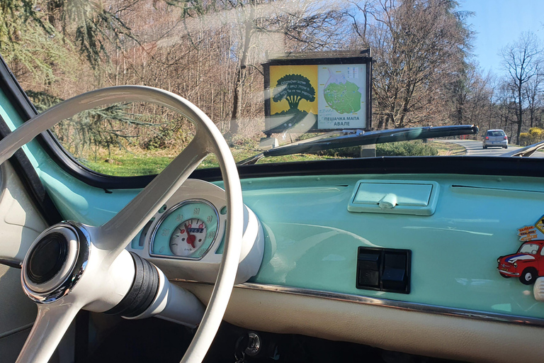 Musée Tito et montagne Avala avec voiture rétro