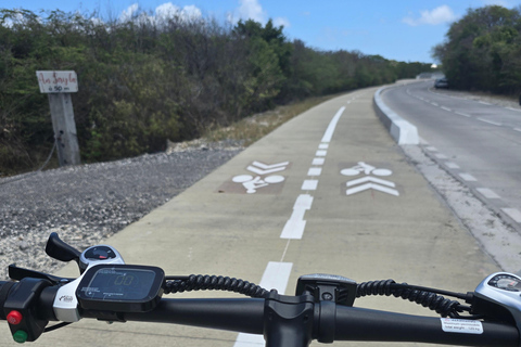 Explore Pointe des Châteaux on an electric bike