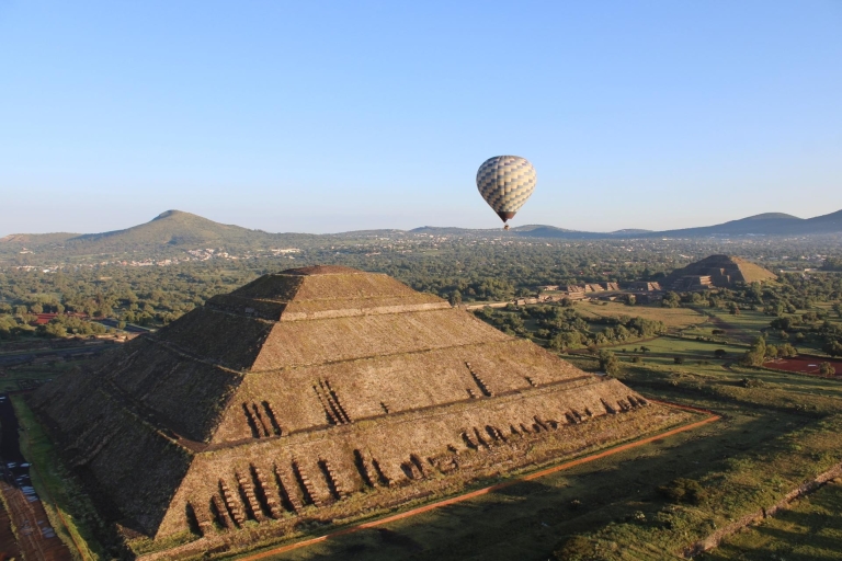 Mexico-stad: luchtballonvlucht en ontbijt in natuurlijke grotMexico-stad: luchtballon met ontbijt in natuurlijke grot