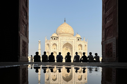 From New Delhi: Sunrise tour of Taj Mahal with Jaipur drop.