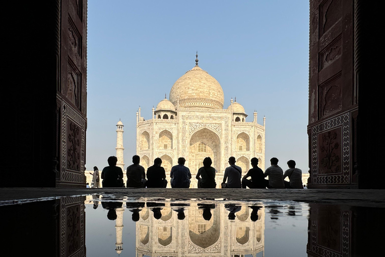 From New Delhi: Sunrise tour of Taj Mahal with Jaipur drop.