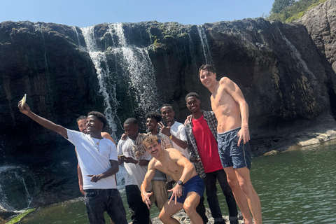 Addis Abeba: Töpferwaren, Markt und Kaffee-Tour mit MittagessenAddis Abeba: Töpfer-, Markt- und Kaffeetour mit Mittagessen